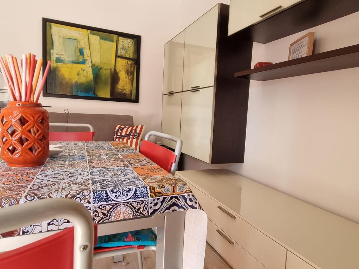 Sea View Apartment With Swimming Pool Lido di Jesolo Eksteriør billede